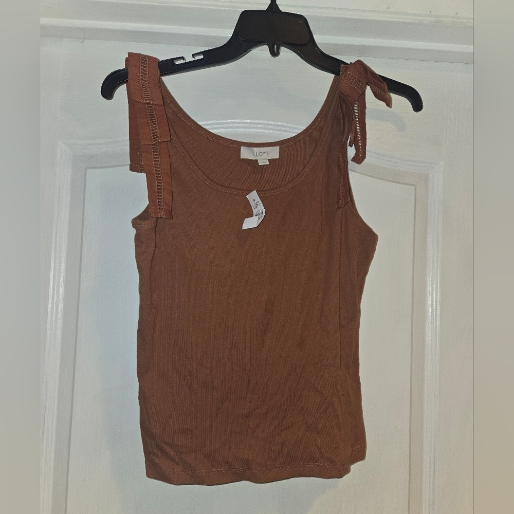 NWT LOFT RIBBED BOW TANK TOP SIZE LARGE, RUST COLOR